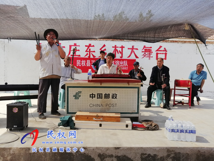 王橋鎮(zhèn)上演非遺“好戲” 村民樂(lè)享“五一” 王橋鎮(zhèn)上演非遺“好戲” 村民樂(lè)享“五一”