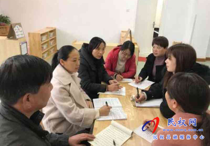 民權(quán)縣幼兒園蔣麗麗、李青老師分別被省教育廳評為中原名師工作室省級名師和省級骨干教師榮譽稱號