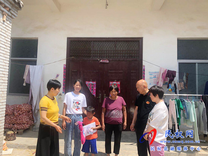 “六一慰問”讓留守兒童的心快樂起來 “六一慰問”讓留守兒童的心快樂起來