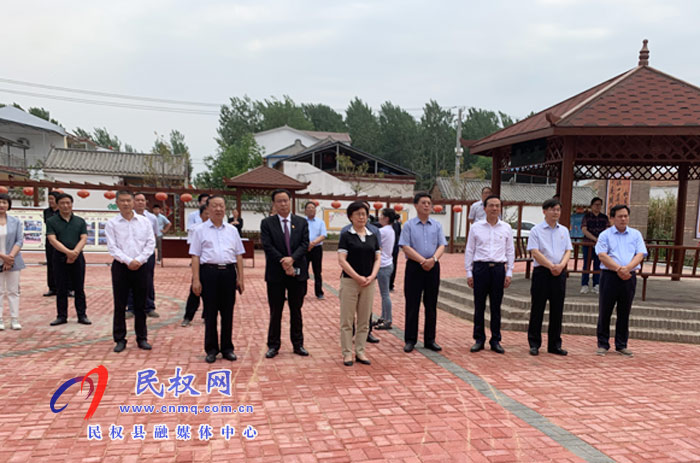 市觀摩組蒞臨我縣觀摩農(nóng)村人居環(huán)境整治暨農(nóng)業(yè)產(chǎn)業(yè)工作 市觀摩組蒞臨我縣觀摩農(nóng)村人居環(huán)境整治暨農(nóng)業(yè)產(chǎn)業(yè)工作