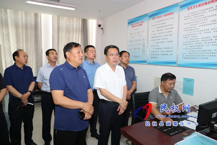 市人大常委會副主任、縣委書記姬脈常查看“三夏”生產(chǎn)時強調(diào)：搶抓農(nóng)時 科學(xué)調(diào)度 確保顆粒歸倉