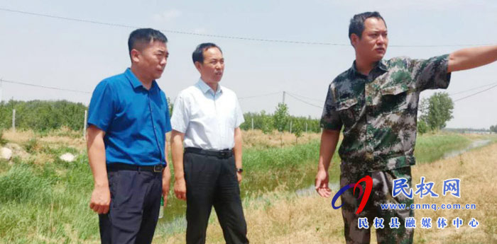 縣領(lǐng)導(dǎo)韓德勇到雙塔鎮(zhèn)巡河及督導(dǎo)“三夏”生產(chǎn)暨秸稈禁燒工作 縣領(lǐng)導(dǎo)韓德勇到雙塔鎮(zhèn)巡河及督導(dǎo)“三夏”生產(chǎn)暨秸稈禁燒工作