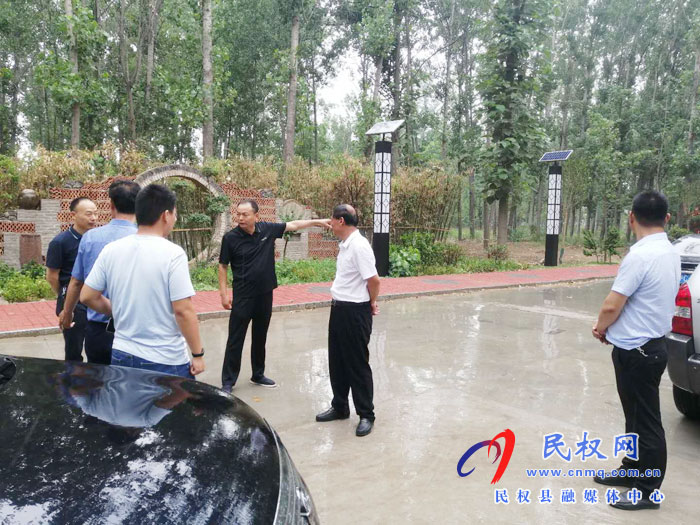全市供銷系統(tǒng)深化供銷改革服務特色農業(yè)民權現(xiàn)場會在我縣召開 全市供銷系統(tǒng)深化供銷改革服務特色農業(yè)民權現(xiàn)場會在我縣召開