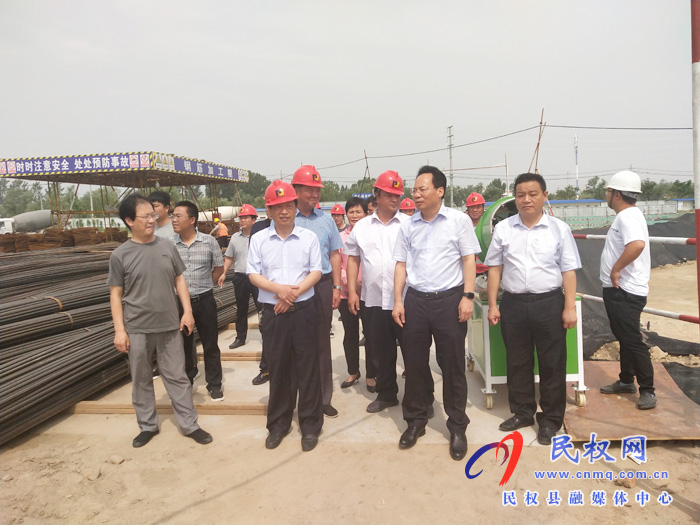 縣委常委、常務副縣長李啟峰查看我縣重點項目及生態(tài)水系工作