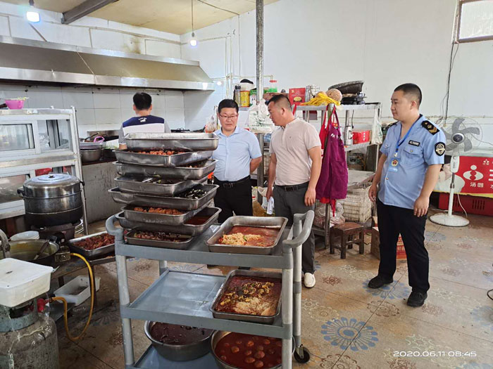 王莊寨鎮(zhèn):強(qiáng)化日常排查 狠抓食品安全 王莊寨鎮(zhèn):強(qiáng)化日常排查 狠抓食品安全