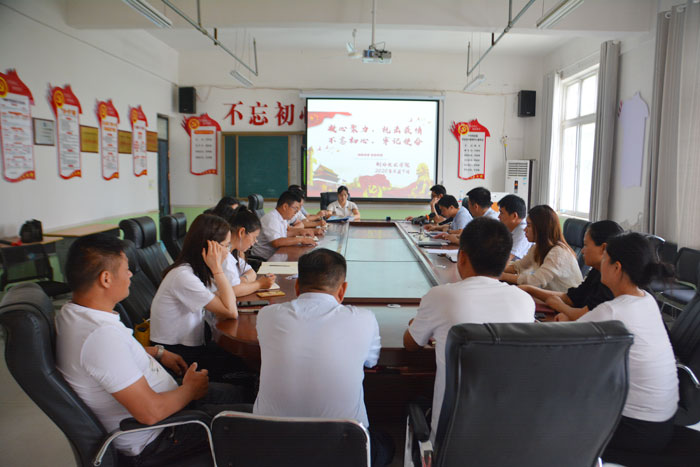 縣機電制冷技術學院舉行“凝心聚力，抗擊疫情”紅色主題黨日活動