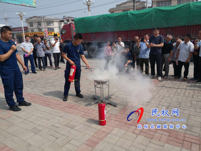 我縣召開安全生產(chǎn)集中宣講暨現(xiàn)場咨詢?nèi)撕同F(xiàn)場會 我縣召開安全生產(chǎn)集中宣講暨現(xiàn)場咨詢?nèi)撕同F(xiàn)場會