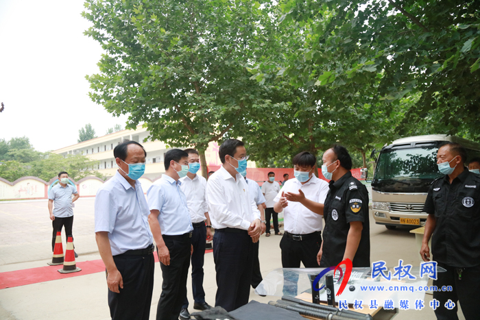 市人大常委會副主任、縣委書記姬脈常深入白云寺鎮(zhèn)督導檢查學校食品安全工作