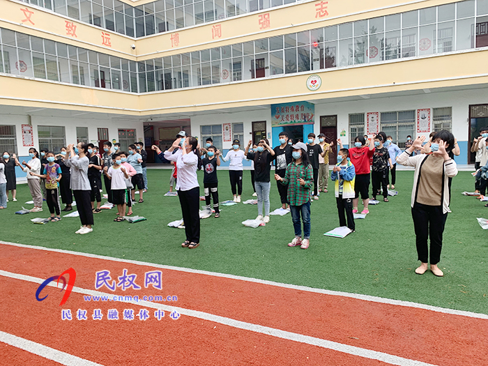 關(guān)愛殘疾兒童縣殘聯(lián)暖心捐助 關(guān)愛殘疾兒童縣殘聯(lián)暖心捐助
