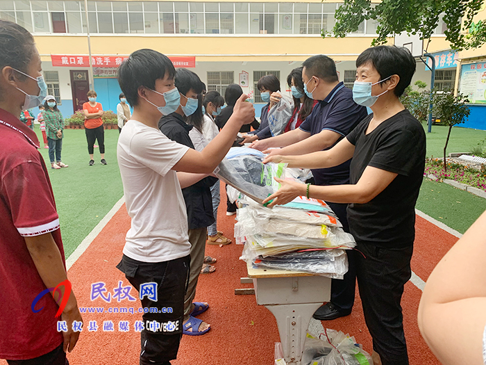 關(guān)愛殘疾兒童縣殘聯(lián)暖心捐助 關(guān)愛殘疾兒童縣殘聯(lián)暖心捐助