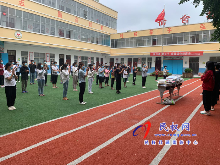 河南民權(quán):關(guān)愛殘疾兒童 縣殘聯(lián)暖心捐助 河南民權(quán):關(guān)愛殘疾兒童 縣殘聯(lián)暖心捐助