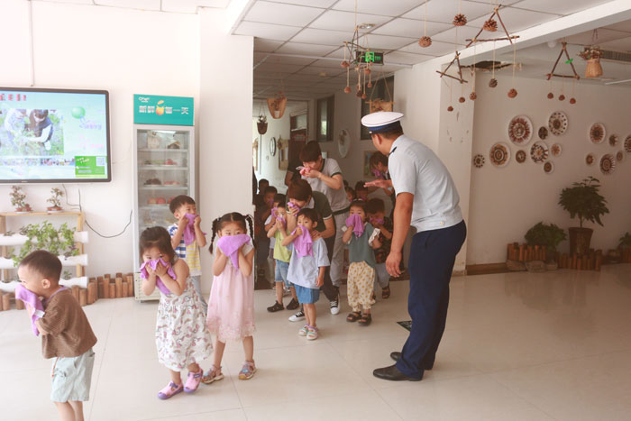 民東新區(qū)實(shí)驗(yàn)幼兒園舉行2020年夏季消防演練活動(dòng) 民東新區(qū)實(shí)驗(yàn)幼兒園舉行2020年夏季消防演練活動(dòng)