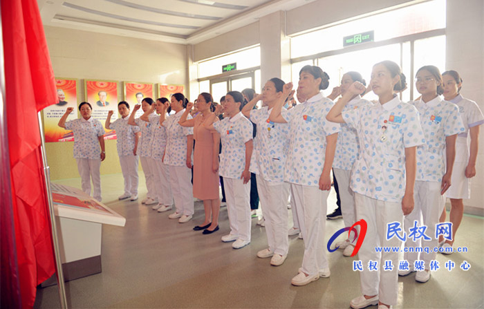 人民醫(yī)院:“七一”黨員走進(jìn)黨史館 重溫革命情 人民醫(yī)院:“七一”黨員走進(jìn)黨史館 重溫革命情