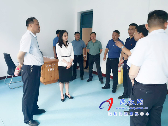 副縣長朱琳到高招各考點(diǎn)查看準(zhǔn)備工作 副縣長朱琳到高招各考點(diǎn)查看準(zhǔn)備工作