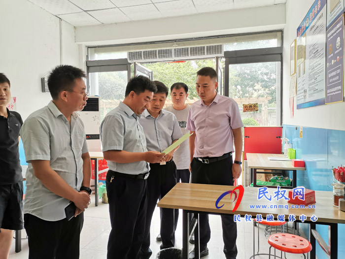 商丘市食品安全督導(dǎo)檢查工作組來(lái)民檢查 商丘市食品安全督導(dǎo)檢查工作組來(lái)民檢查