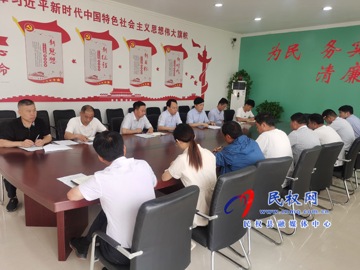 縣委常委、常務(wù)副縣長李啟峰到林七鄉(xiāng)開展“三?五”基層工作日活動