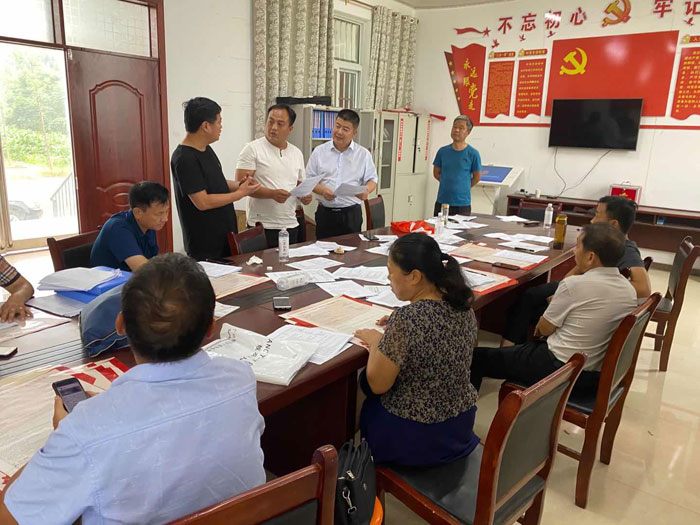 副縣長張士彬到白云寺鎮(zhèn)督導(dǎo)脫貧攻堅普查工作 副縣長張士彬到白云寺鎮(zhèn)督導(dǎo)脫貧攻堅普查工作