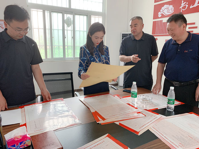 副縣長朱琳調(diào)研鄉(xiāng)鎮(zhèn)綜合文化站和村級文化服務(wù)中心建設(shè) 副縣長朱琳調(diào)研鄉(xiāng)鎮(zhèn)綜合文化站和村級文化服務(wù)中心建設(shè)