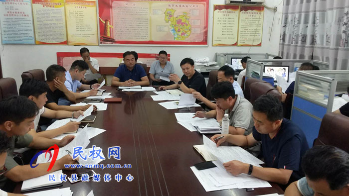 胡集鄉(xiāng)傳達(dá)貫徹全市脫貧攻堅(jiān)第十次專題調(diào)度會(huì)議精神 胡集鄉(xiāng)傳達(dá)貫徹全市脫貧攻堅(jiān)第十次專題調(diào)度會(huì)議精神