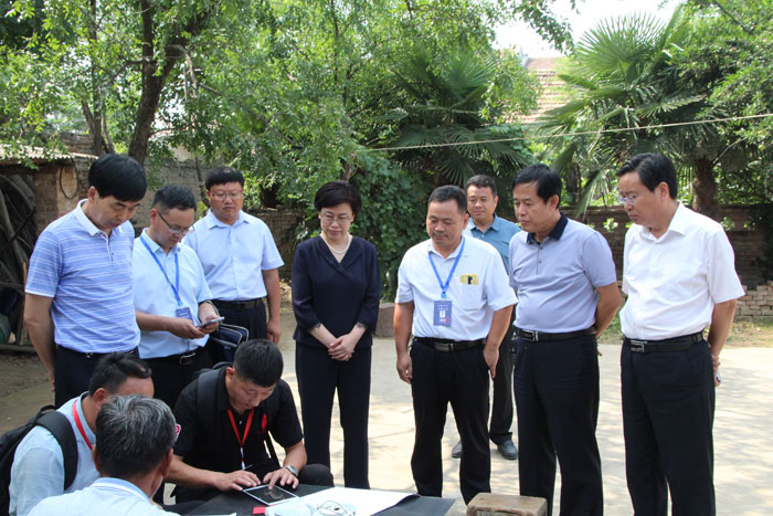 市委副書記陳向平到我縣調(diào)研脫貧攻堅工作 市委副書記陳向平到我縣調(diào)研脫貧攻堅工作