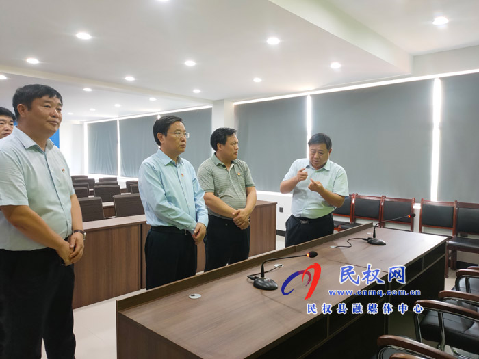 市人大常委會(huì)副主任、縣委書記姬脈常調(diào)研依法治縣、法治鄉(xiāng)村建設(shè)及“黨建＋一中心四平臺(tái)”建設(shè)工作