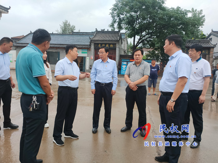 市人大常委會(huì)副主任、縣委書記姬脈常調(diào)研依法治縣、法治鄉(xiāng)村建設(shè)及“黨建＋一中心四平臺(tái)”建設(shè)工作