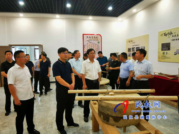 我縣開展2020年上半年鄉(xiāng)鎮(zhèn)(街道)重點工作巡查觀摩活動 我縣開展2020年上半年鄉(xiāng)鎮(zhèn)(街道)重點工作巡查觀摩活動