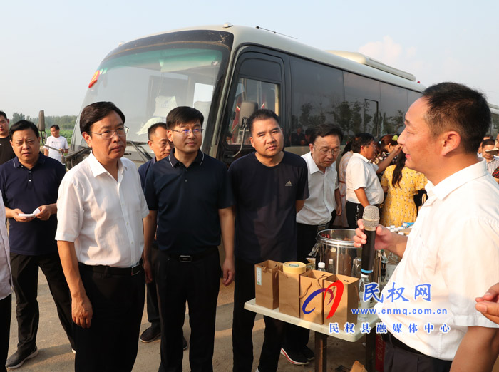 我縣開展2020年上半年鄉(xiāng)鎮(zhèn)(街道)重點工作巡查觀摩活動 我縣開展2020年上半年鄉(xiāng)鎮(zhèn)(街道)重點工作巡查觀摩活動