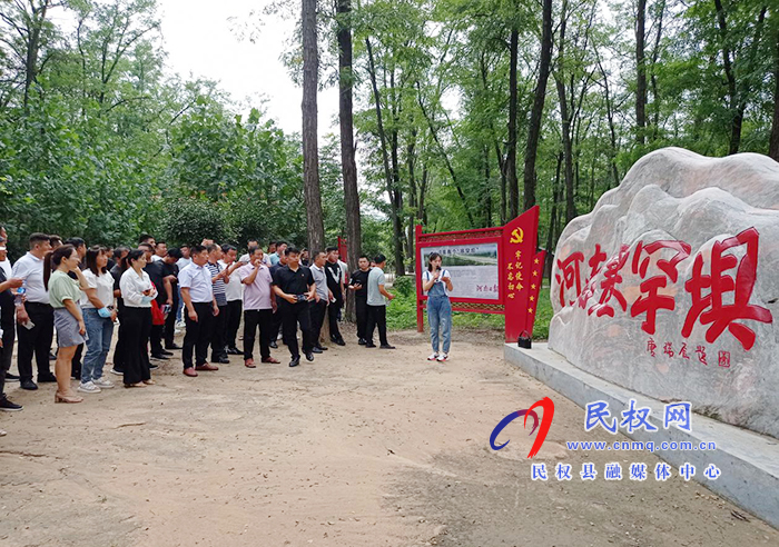 商丘市黨員示范培訓(xùn)班學(xué)員到我縣開展現(xiàn)場教學(xué)活動(dòng) 商丘市黨員示范培訓(xùn)班學(xué)員到我縣開展現(xiàn)場教學(xué)活動(dòng)