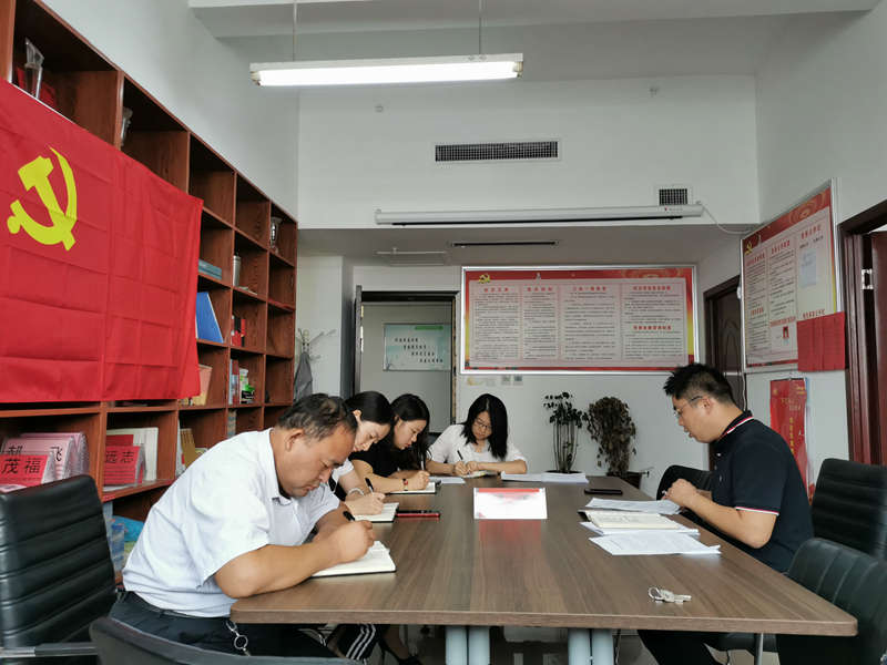 團(tuán)委傳達(dá)學(xué)習(xí)政府廉政工作會(huì)精神 團(tuán)委傳達(dá)學(xué)習(xí)政府廉政工作會(huì)精神