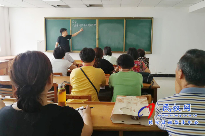 縣文聯(lián)邀請美術(shù)名家舉辦公開課 縣文聯(lián)邀請美術(shù)名家舉辦公開課