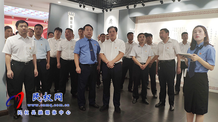 縣委政法委開展參觀民權(quán)黨員干部健康“體檢中心”暨黨風(fēng)廉政建設(shè)專題講座活動 縣委政法委開展參觀民權(quán)黨員干部健康“體檢中心”暨黨風(fēng)廉政建設(shè)專題講座活動