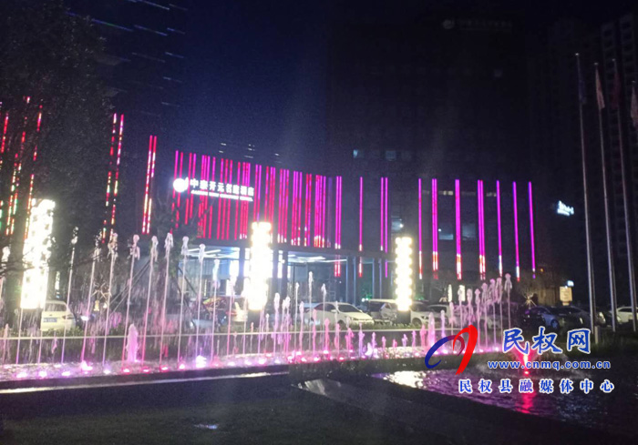 火樹銀花不夜天 音樂噴泉盡璀璨 火樹銀花不夜天 音樂噴泉盡璀璨