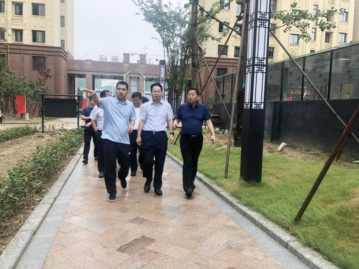 縣委常委、常務副縣長李啟峰調(diào)研指導我縣老舊小區(qū)改造工作