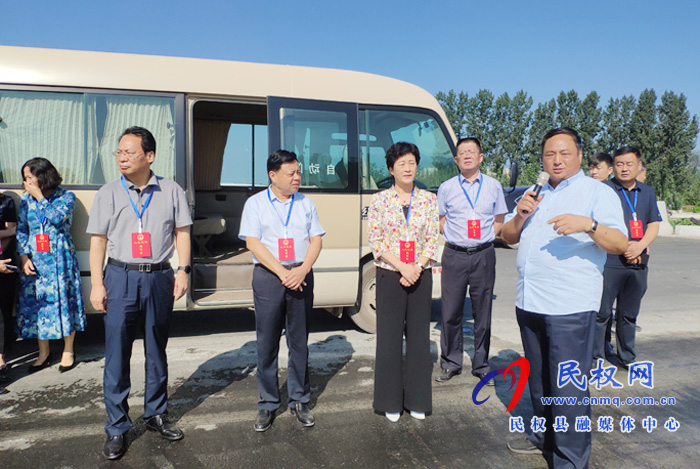 縣人大視察我縣地方糧油收儲(chǔ)“一園三?！敝攸c(diǎn)項(xiàng)目城市建設(shè)與管理工作