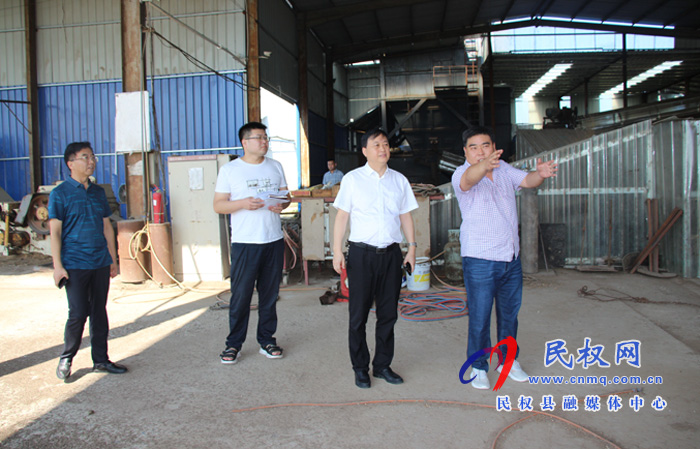 縣委常委、統(tǒng)戰(zhàn)部長趙通到聯(lián)系服務(wù)企業(yè)開展走訪活動