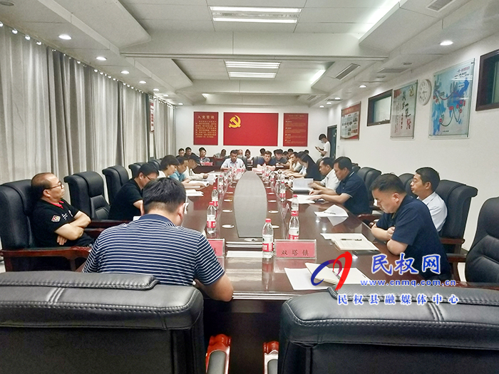 “農(nóng)媒總編走基層?鄉(xiāng)村振興中原行”采訪(fǎng)座談會(huì)在我縣召開(kāi) “農(nóng)媒總編走基層?鄉(xiāng)村振興中原行”采訪(fǎng)座談會(huì)在我縣召開(kāi)