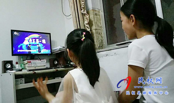 伯黨鄉(xiāng)中心校組織全鄉(xiāng)中小學(xué)師生觀看《開學(xué)第一課》 伯黨鄉(xiāng)中心校組織全鄉(xiāng)中小學(xué)師生觀看《開學(xué)第一課》