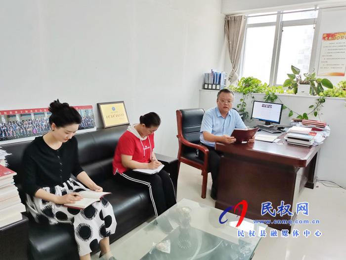 我縣各鄉(xiāng)鎮(zhèn)（街道辦）、縣直各單位認(rèn)真?zhèn)鬟_(dá)貫徹脫貧攻堅(jiān)問題整改暨總攻動(dòng)員會議精神