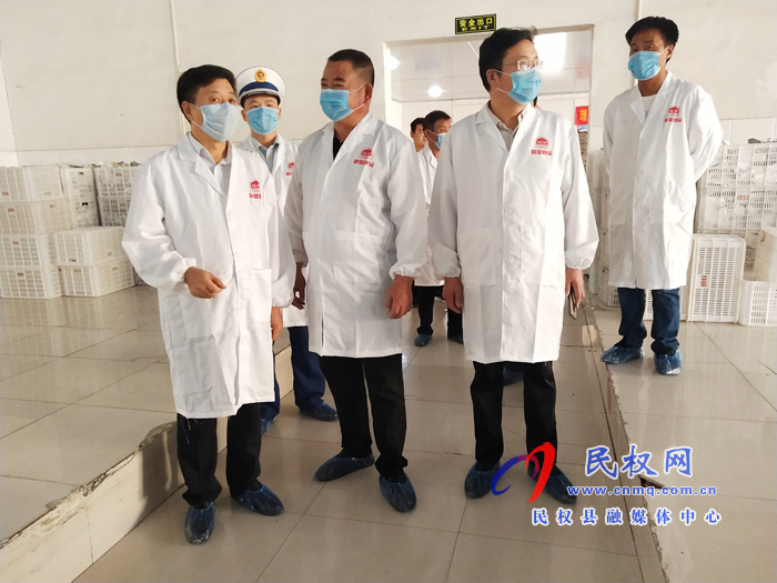 縣領導陳鴻志查看我縣食品企業(yè)安全生產(chǎn)和學校食堂安全工作 縣領導陳鴻志查看我縣食品企業(yè)安全生產(chǎn)和學校食堂安全工作