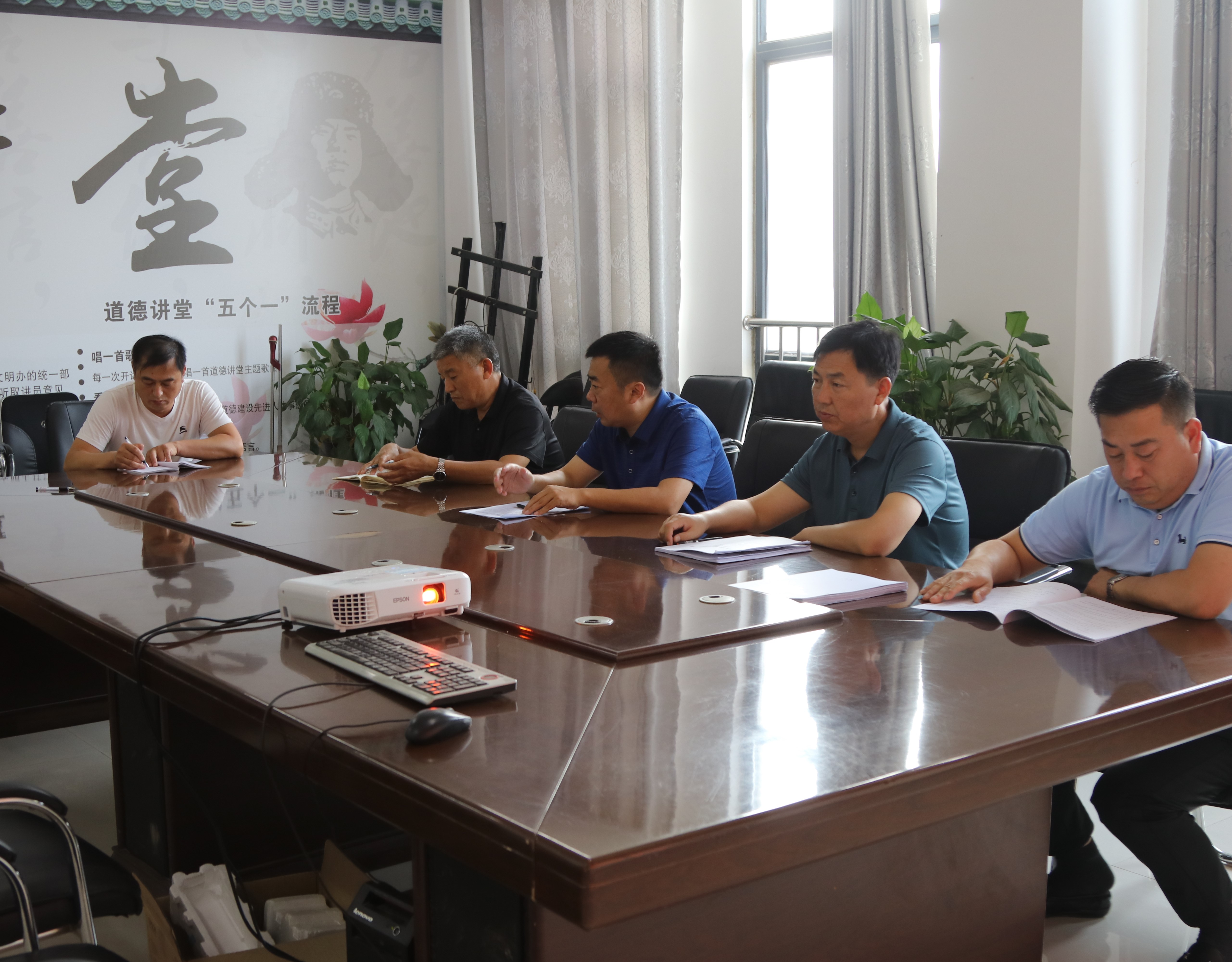 縣林業(yè)發(fā)展服務中心迅速傳達貫徹省市縣安全生產委員會全體會議暨安全生產工作會議精神 縣林業(yè)發(fā)展服務中心迅速傳達貫徹省市縣安全生產委員會全體會議暨安全生產工作會議精神