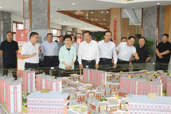商丘市2020年第二次農(nóng)村人居環(huán)境整治暨農(nóng)業(yè)產(chǎn)業(yè)觀摩組蒞民觀摩 商丘市2020年第二次農(nóng)村人居環(huán)境整治暨農(nóng)業(yè)產(chǎn)業(yè)觀摩組蒞民觀摩