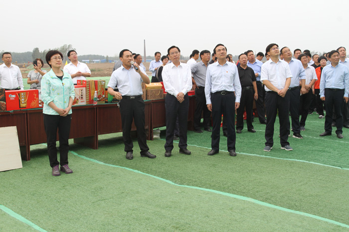 商丘市2020年第二次農(nóng)村人居環(huán)境整治暨農(nóng)業(yè)產(chǎn)業(yè)觀摩組蒞民觀摩 商丘市2020年第二次農(nóng)村人居環(huán)境整治暨農(nóng)業(yè)產(chǎn)業(yè)觀摩組蒞民觀摩