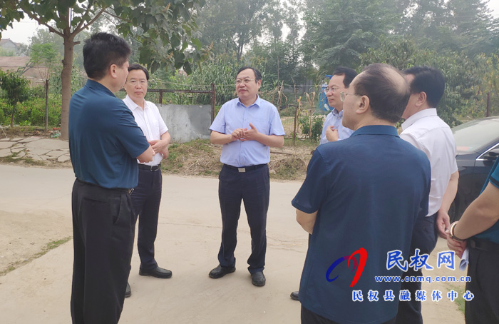 市委常委、常務(wù)副市長(zhǎng)吳祖明到龍?zhí)伶?zhèn)開展“三五”基層工作日活動(dòng)