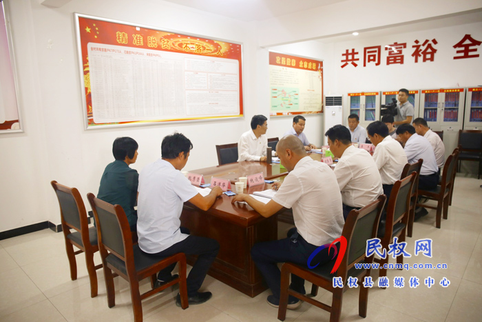 副省長、市委書記王戰(zhàn)營到我縣綠洲街道辦事處吳莊村開展“三·五”基層工作日活動