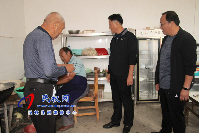 褚廟鄉(xiāng):走訪慰問敬老院老人 褚廟鄉(xiāng):走訪慰問敬老院老人