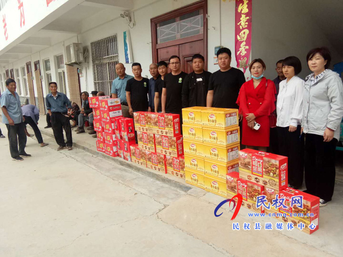 褚廟鄉(xiāng):走訪慰問敬老院老人 褚廟鄉(xiāng):走訪慰問敬老院老人