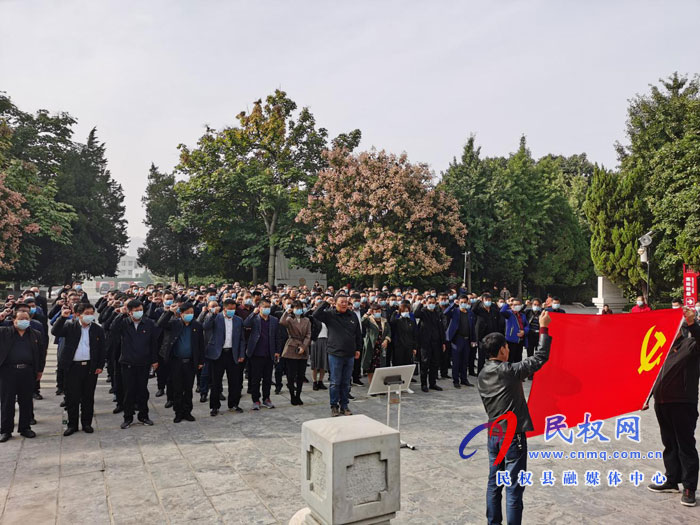 商丘市村(社區(qū))黨組織書記培訓(xùn)班赴蘭考縣開展現(xiàn)場教學(xué) 商丘市村(社區(qū))黨組織書記培訓(xùn)班赴蘭考縣開展現(xiàn)場教學(xué)