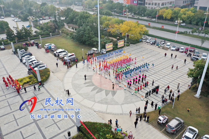 河南民權(quán):快步行走 樂懷陽光 河南民權(quán):快步行走 樂懷陽光