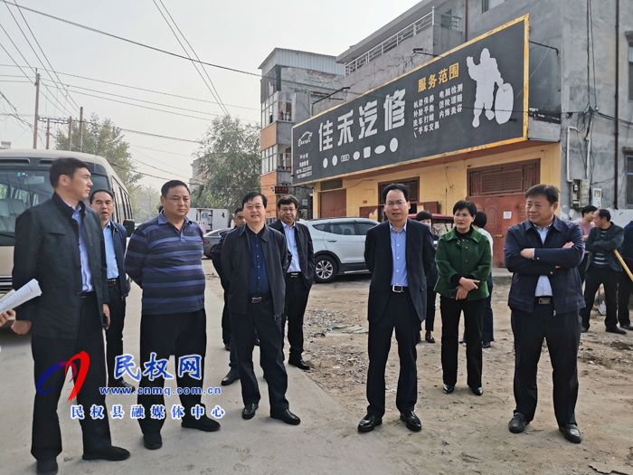 縣委常委、常務(wù)副縣長(zhǎng)李啟峰檢查文明城市創(chuàng)建推進(jìn)情況